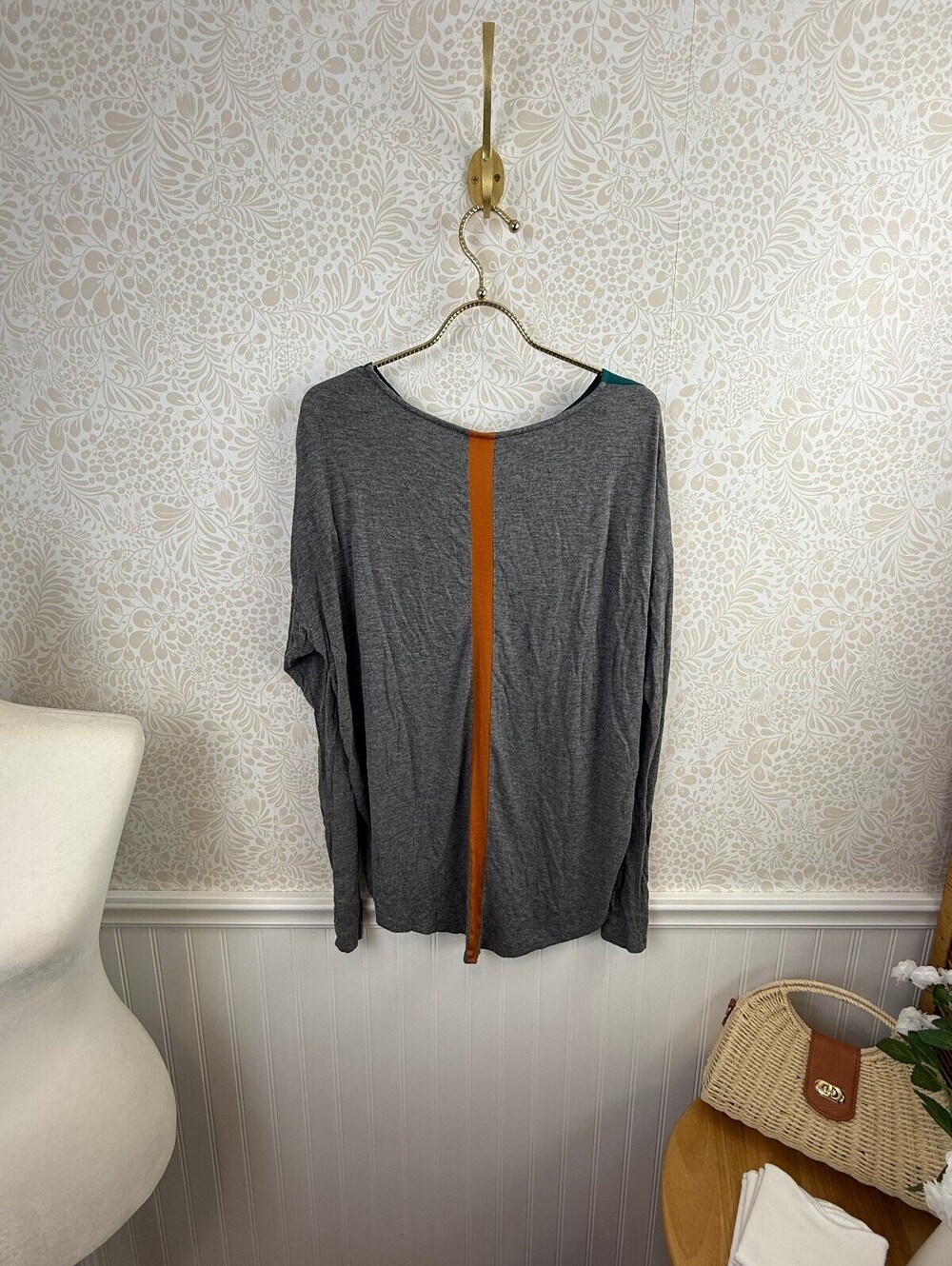 Dolan Teal & Gray Colorblock Long-Sleeve Pocket Satin Tee - Size - Medium - Picture 4 of 6